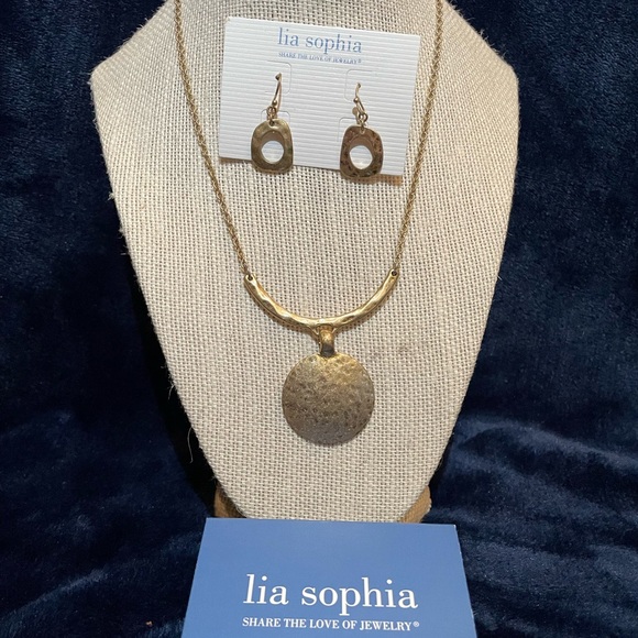 Lia Sophia Jewelry - Lia Sophia Set